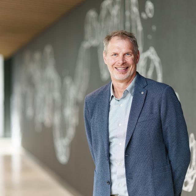 Headshot of Dr. Peter Zandstra