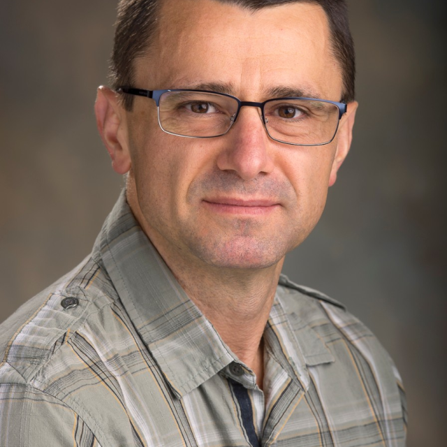 1/4 Headshot of Razvan Fetecau